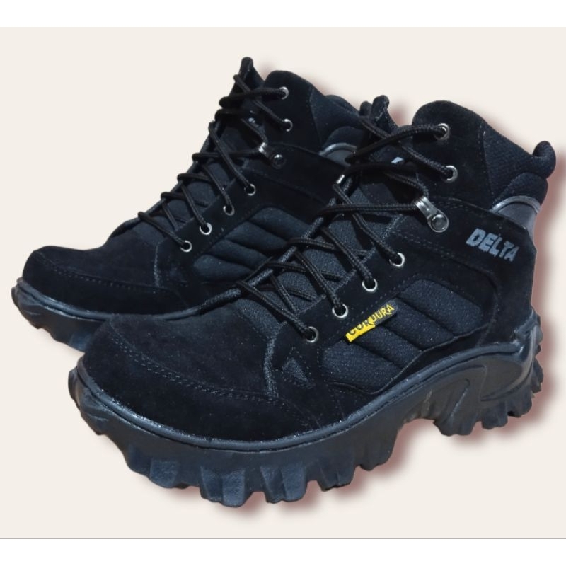 SEPATU BOOTS SAFETY DELTA TERBARU HITAM PENDEK UJUNG BESI