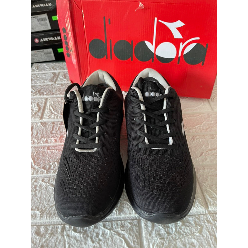 Sepatu Sekolah Diadora Original DIAX21F0504M Size 42