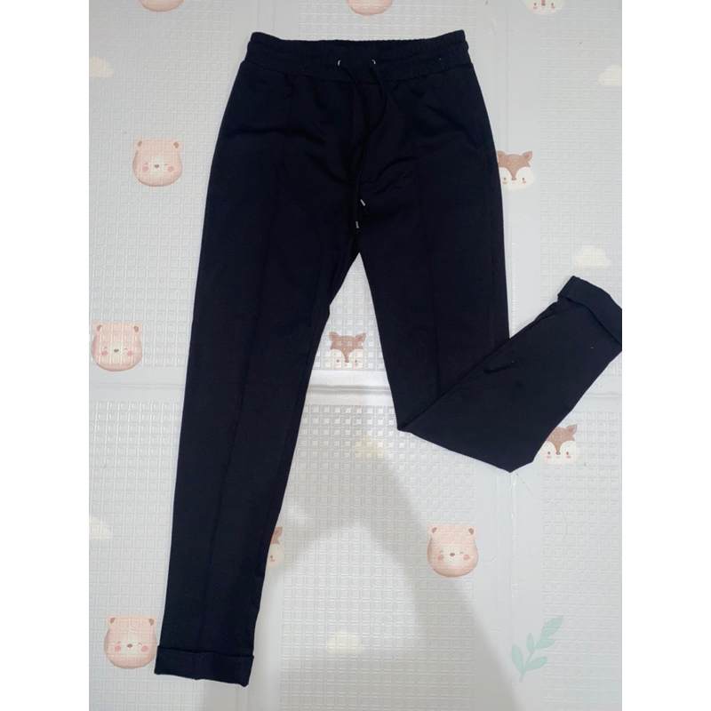 Celana The Executive