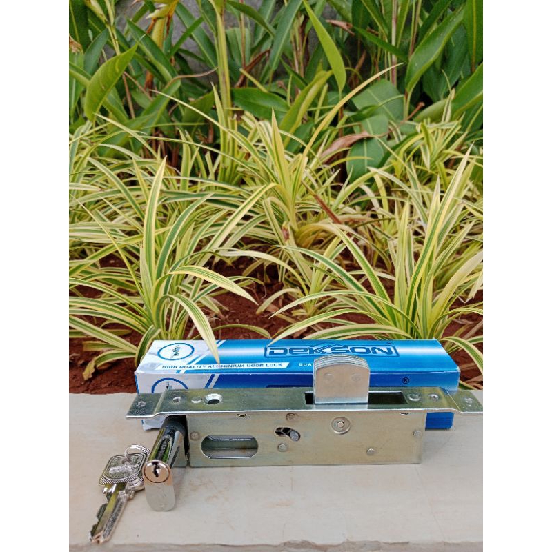 Kunci pintu alumunium 8123 Dekson