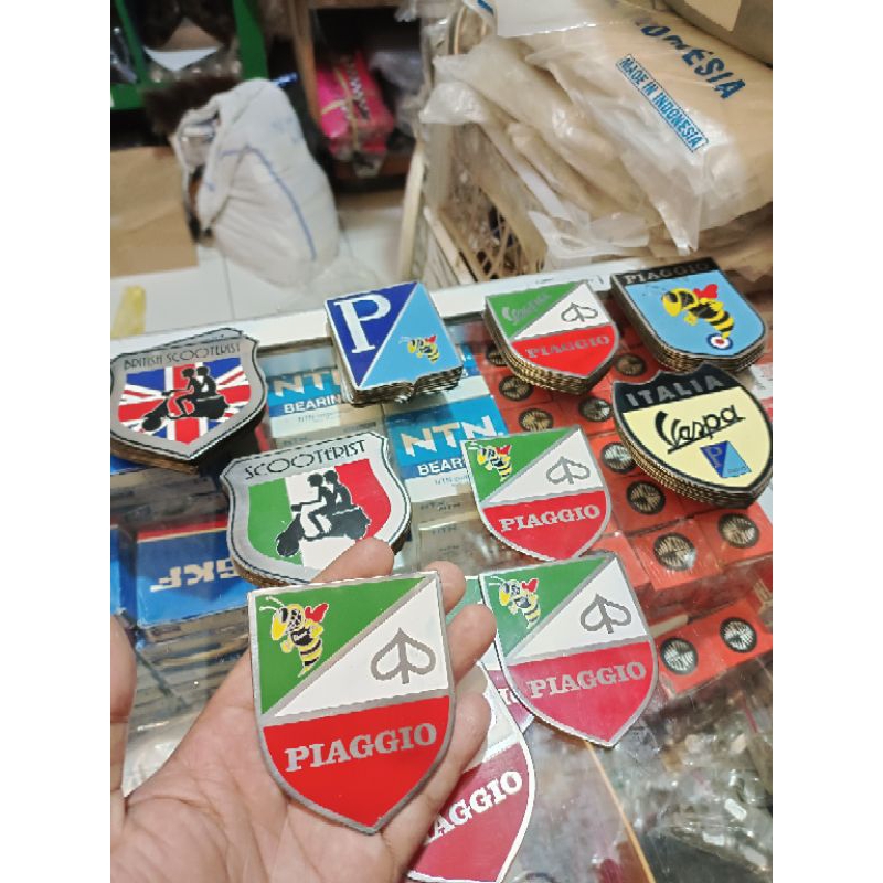 emblem emblim dada layar vespa model lebah piaggio vespa stainles