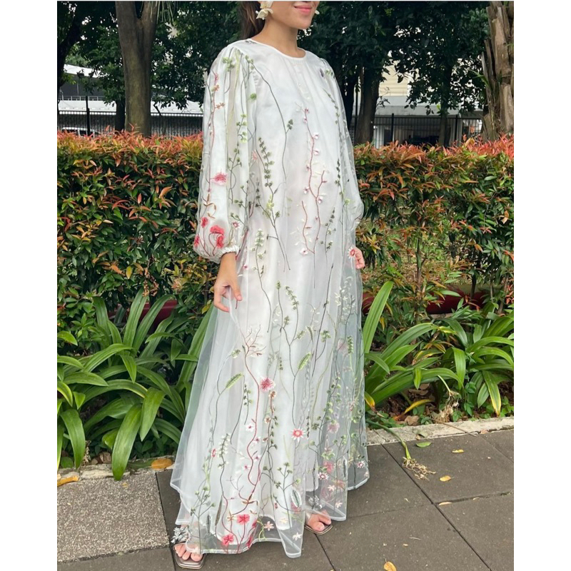 Embroidery Long Dress ( BILA SOLD OUT TIDAK RESTOCK LAGI JANGAN DITANYAKAN LAGI)