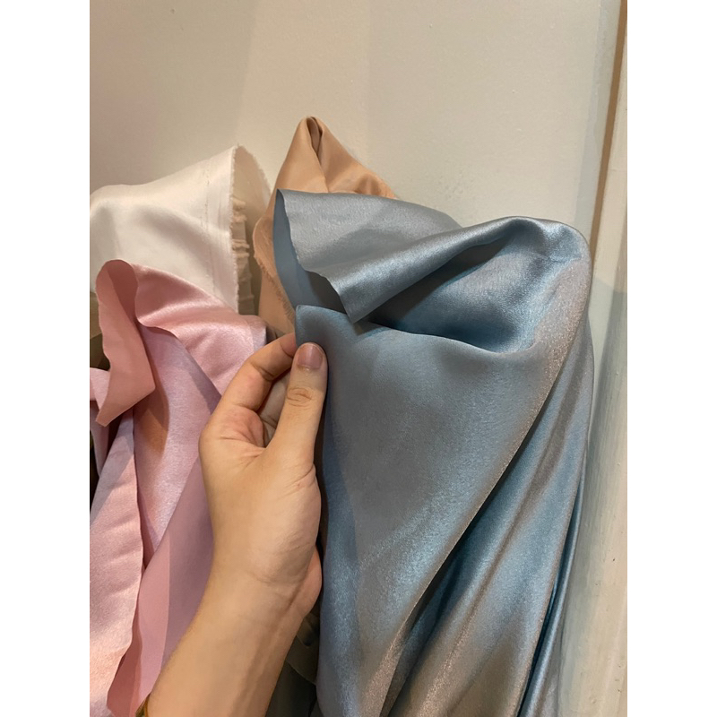 Kain Satin Saten Silk Lux Ori Maxmara Original 100% Bahan Mewah Glossy Warna Blue Biru Denim Jeans