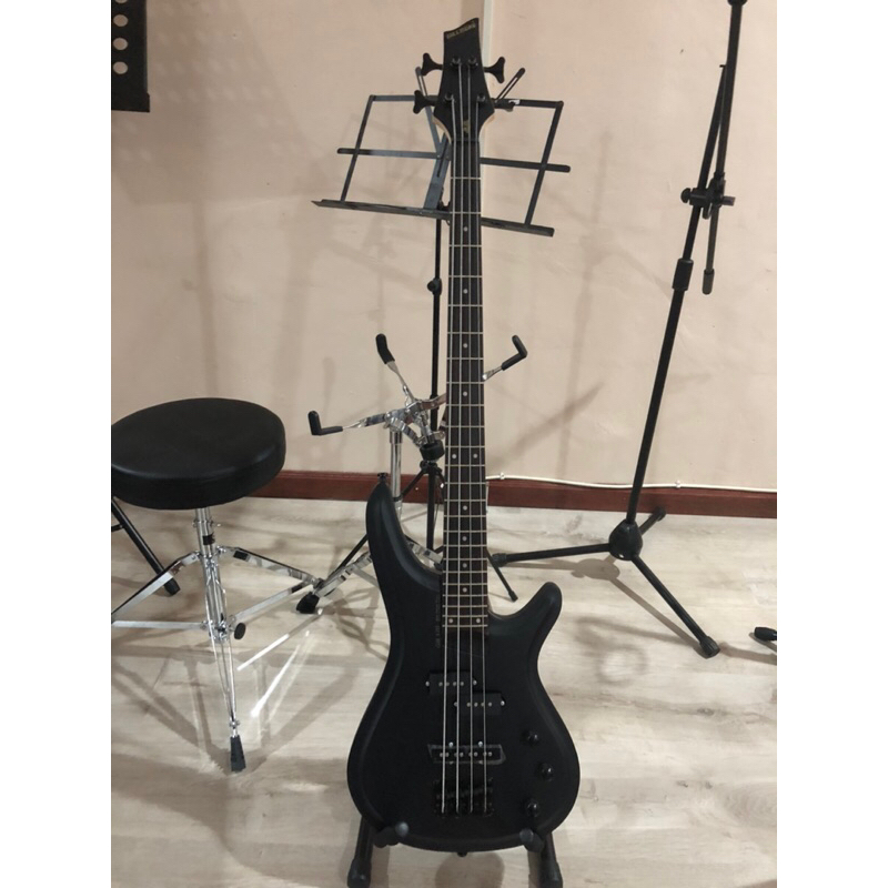 Gitar bass elketrik Gillmore 170dx hitam