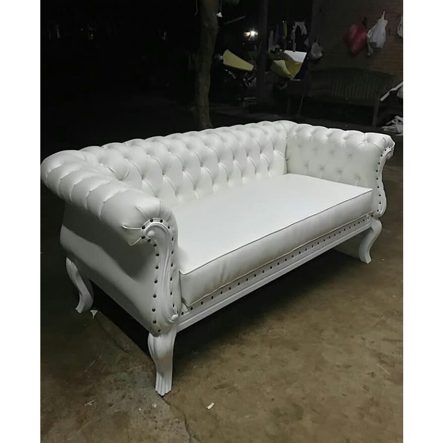 Sofa Pengantin 2 Seater Model Chesterfield, Kursi Pelaminan Kayu Jok Kain Oskar