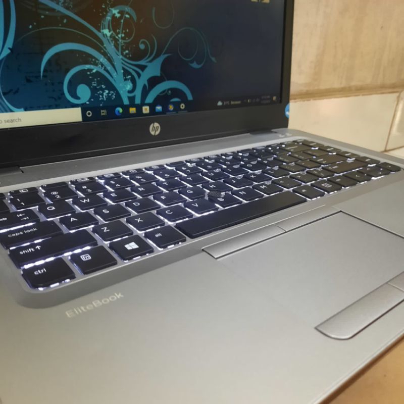 Laptop HP ELITEBOOK 840 G3 Cor i5-6300U Ram 8GB SSD 256GB Keyboard backlight FHD 1920x1080 IPS Windows 10 super slim