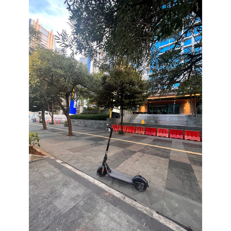 sekuter listrik segway