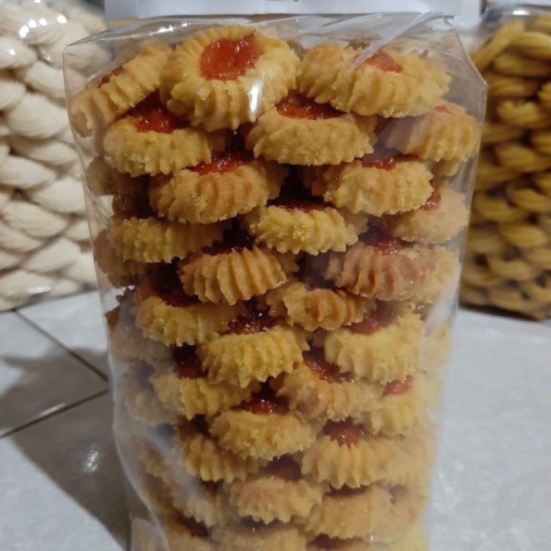 

KUE SEMPRIT NANAS MATAHARI 500gr (ORIGINAL/COKLAT/KOMBINASI/PANDAN) TANJUNG SARI