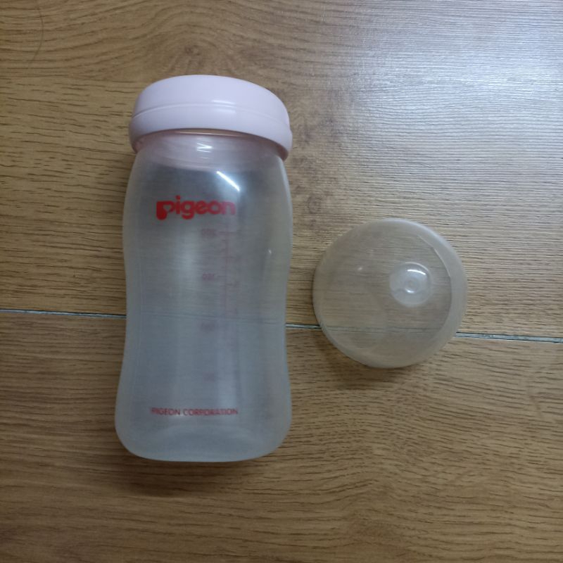 Preloved Botol susu pigeon 240 ML