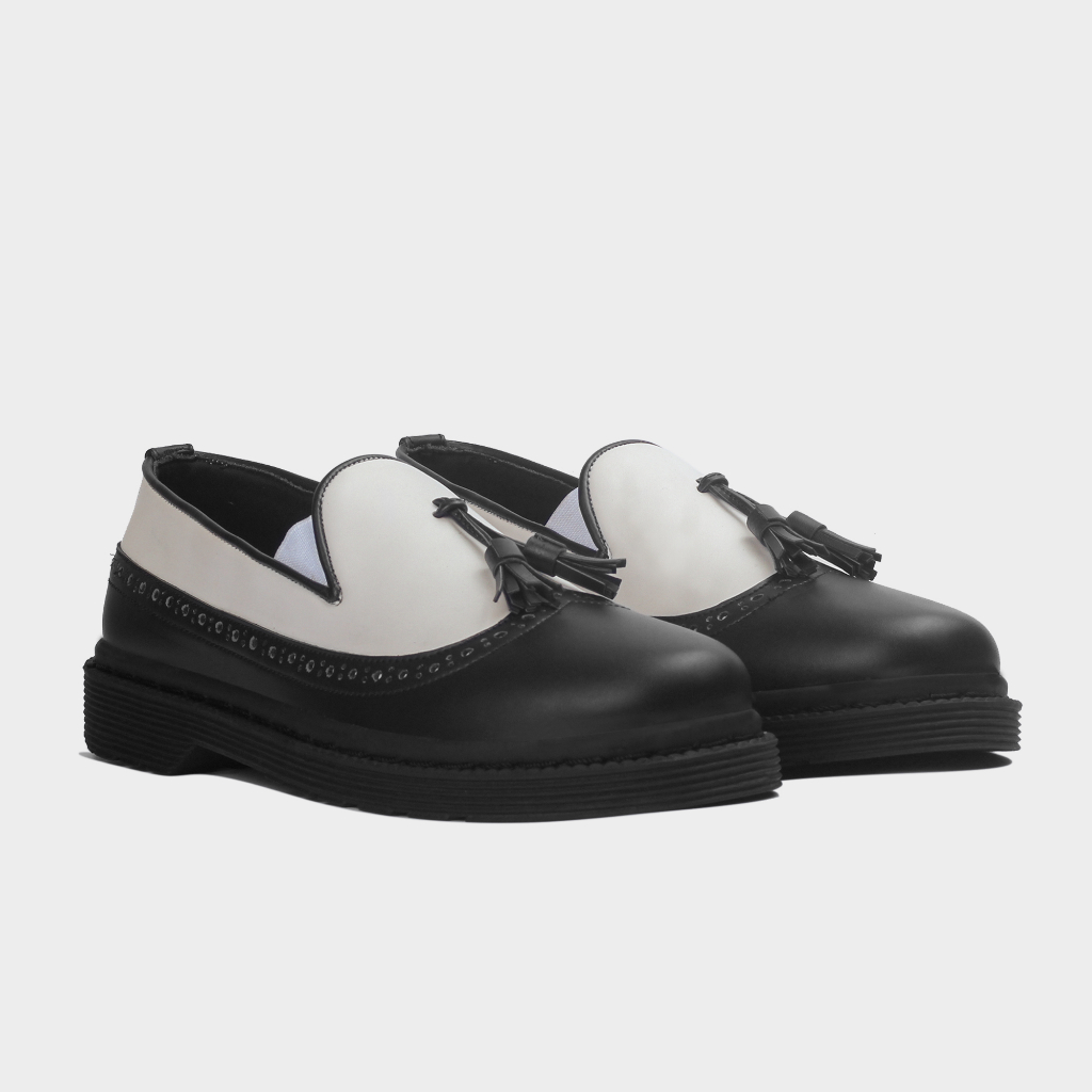 Nirankara Black White Two Tone | Sepatu Slip On Hitam Tanpa Tali Loafers Pria Casual Kerja Formal Kantor Original Laki | FORIND x Satmata