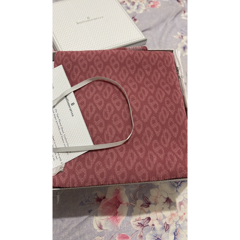 Buttonscraves tapis Pleated Shawl