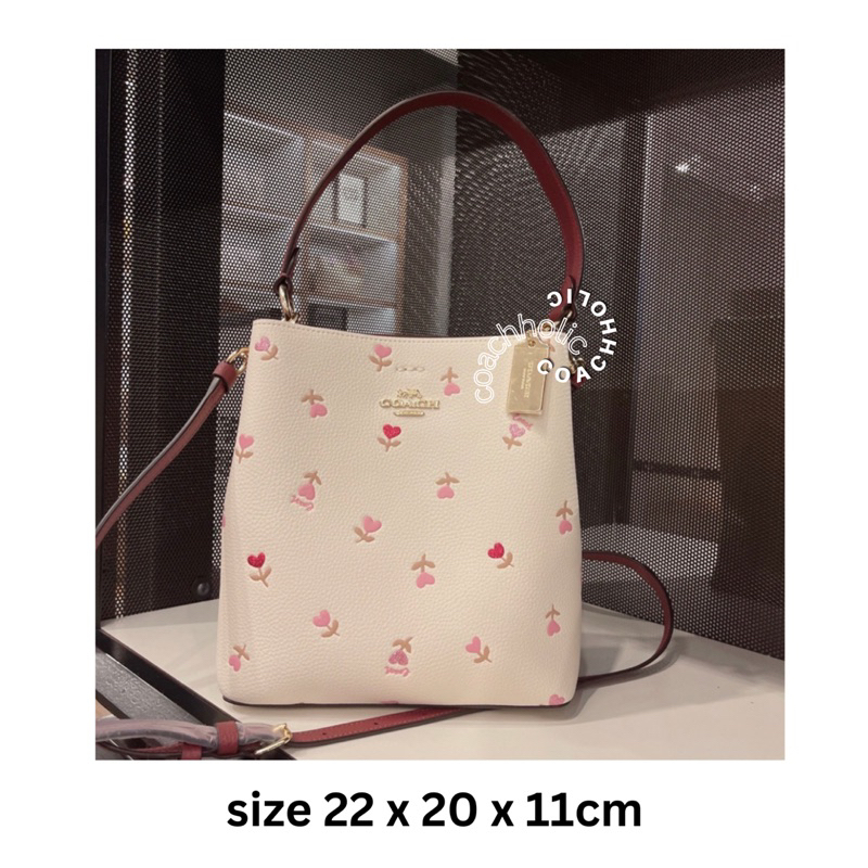 coach town bucket heart flower