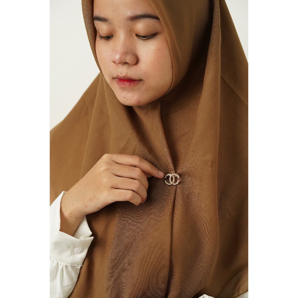 Bros Hijab Mini Branded Logo CC Yang Cantik Dan Elegant