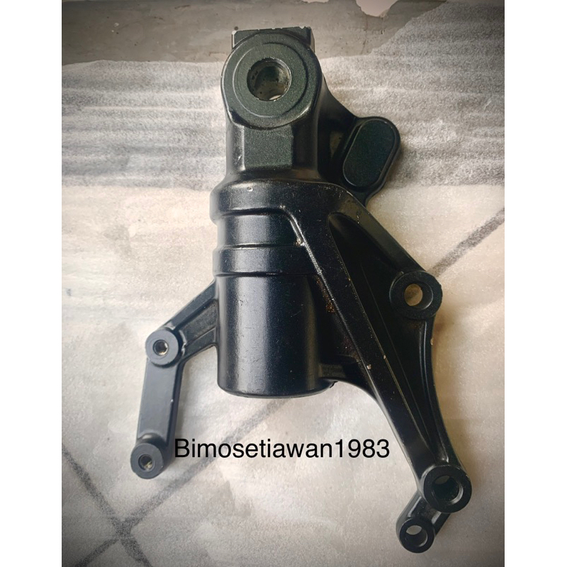 BOTTOM AS SHOCKBREAKER DEPAN KANAN R25 new usd original