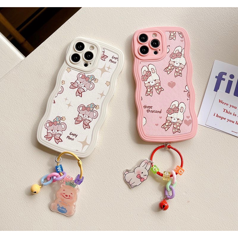 case dengan gantungan lucu bisa untuk semua tipe hp android & ios