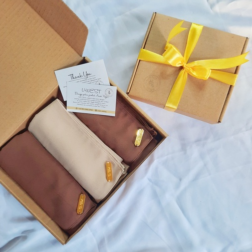 

Gift Box - Uwest - Hampers Kado Ulang Tahun Graduation / Kado Sempro / Hampers Hari Raya / Hampers Muslim / Gift Box Kosong