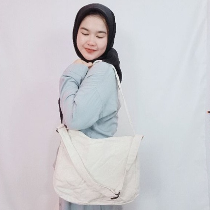 Rizkibag Mahalini Sling Bag kanvas