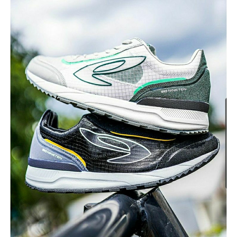 Sepatu sport yokko 910