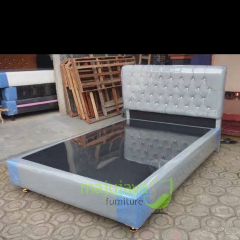 Tempat Tidur Minimalis Divan Sandaran