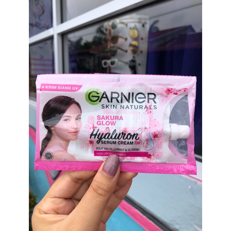 GARNIER SAKURA GLOW/CREAM WAJAH/PEMUTIH WAJAH