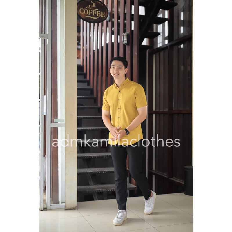 Kemeja pria cowok polos slimfit kasual basic HeM lengan pendek lemon lime