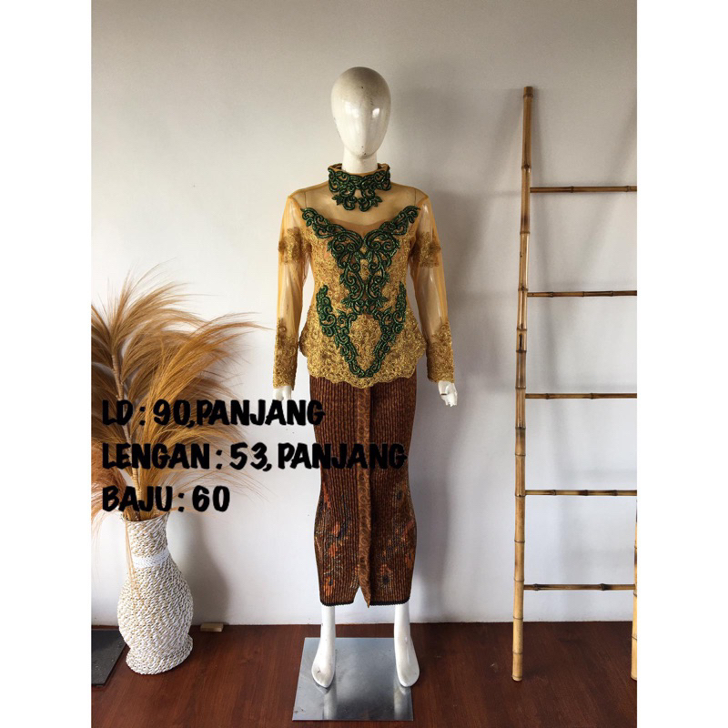 kebaya pengantin emas/kebaya wisuda