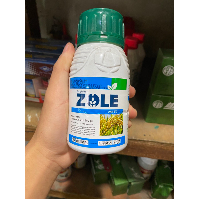 Fungisida zole 250EC isi 250ml