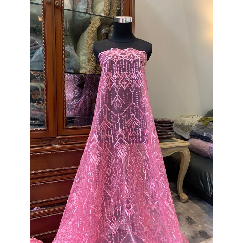 Kain Bahan Kebaya Brukat Tile Bordir Mewah Etnik Madeline Warna Pink Merah Muda