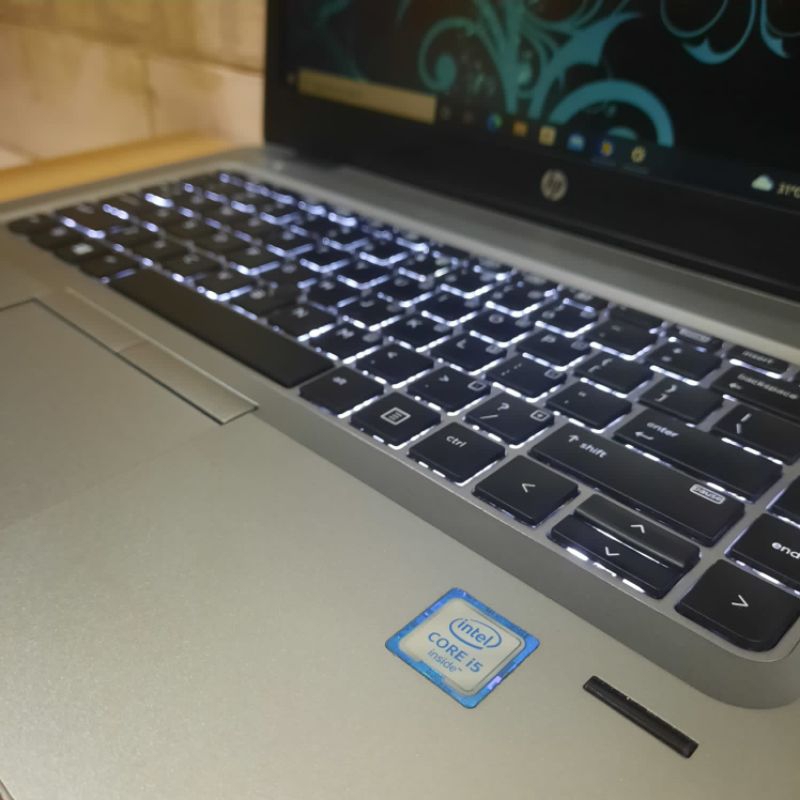 Laptop HP ELITEBOOK 840 G3 Cor i5-6300U Ram 8GB SSD 256GB Keyboard backlight FHD 1920x1080 IPS Windows 10 super slim