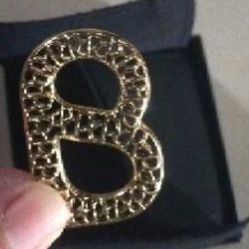 Buttonscarves Interlock Ring - Gold