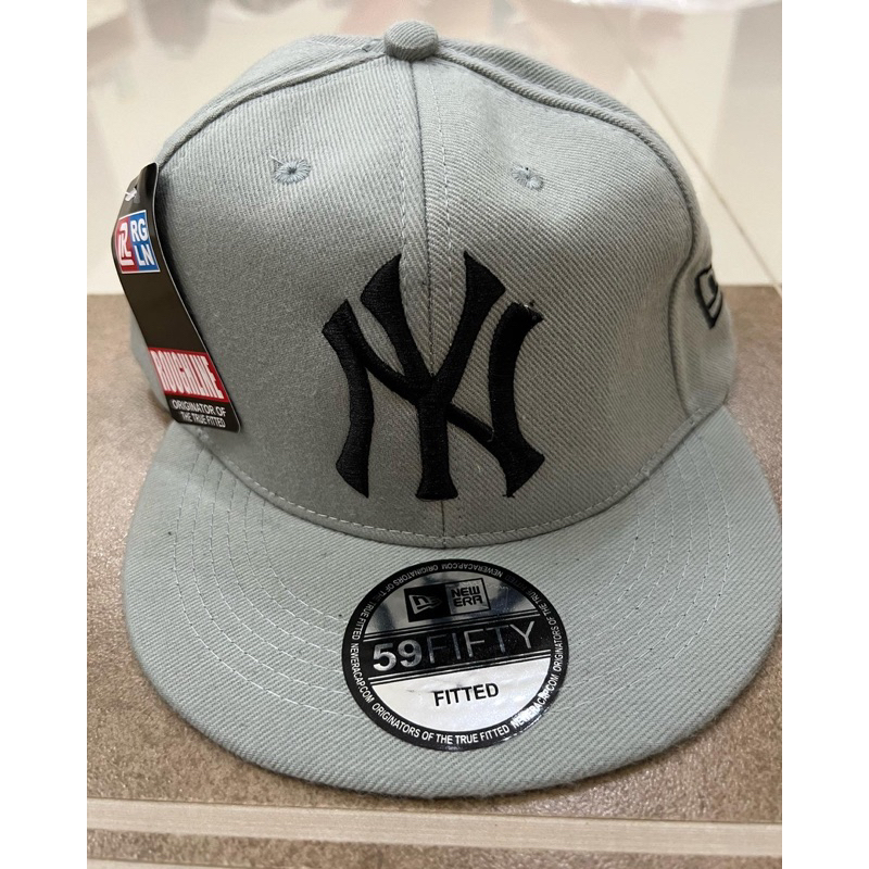 TOPI NY BNWT