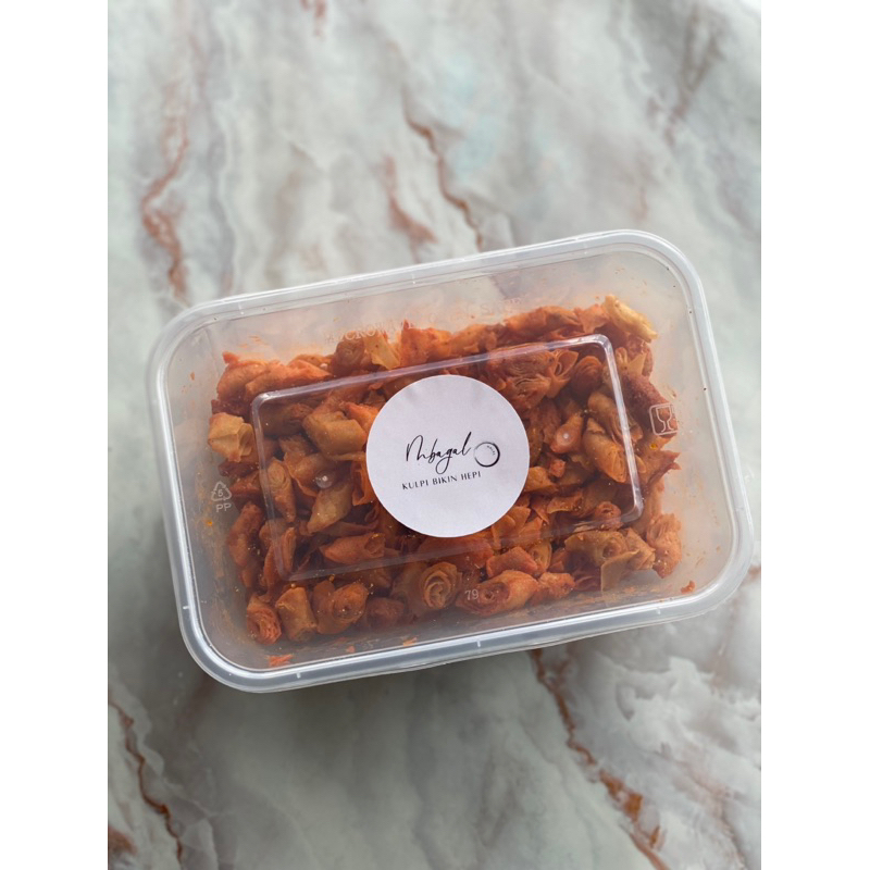 

CEMILAN ENAK Keripik Kulpi (Kulit Lumpia)