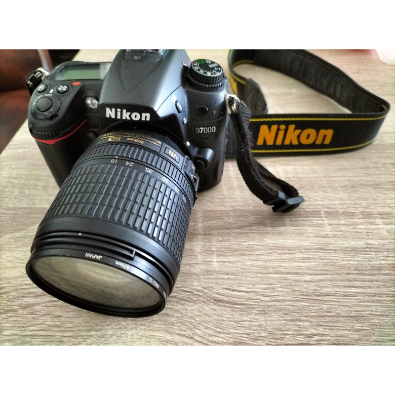 NIKON D7000 DSLR