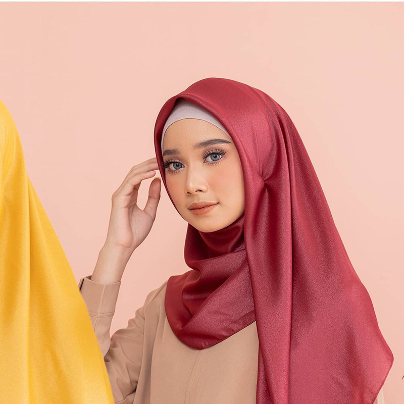 Segiempat Nur Shinar Glamour Azara / Hijab Glowing Lasercut