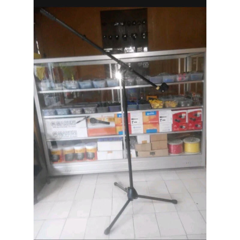 stand mic panjang maruni