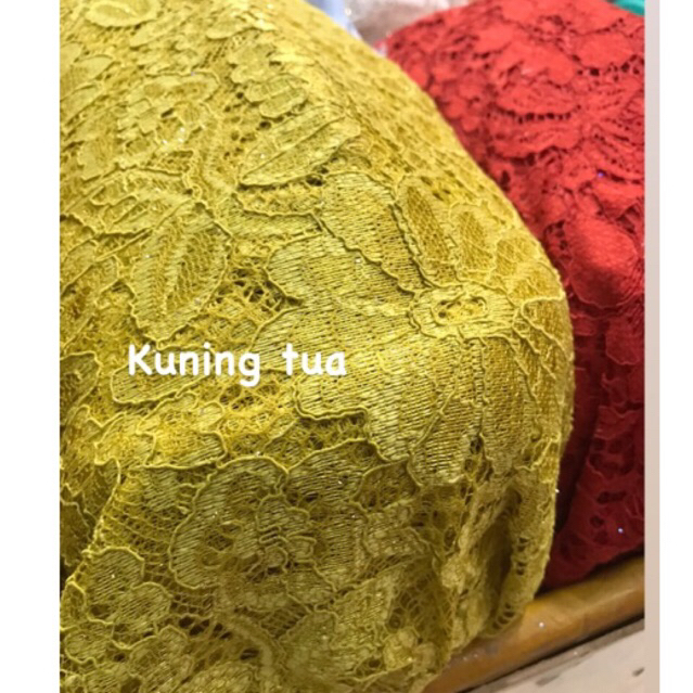 Brukat tebal/Bahan brukat /merah