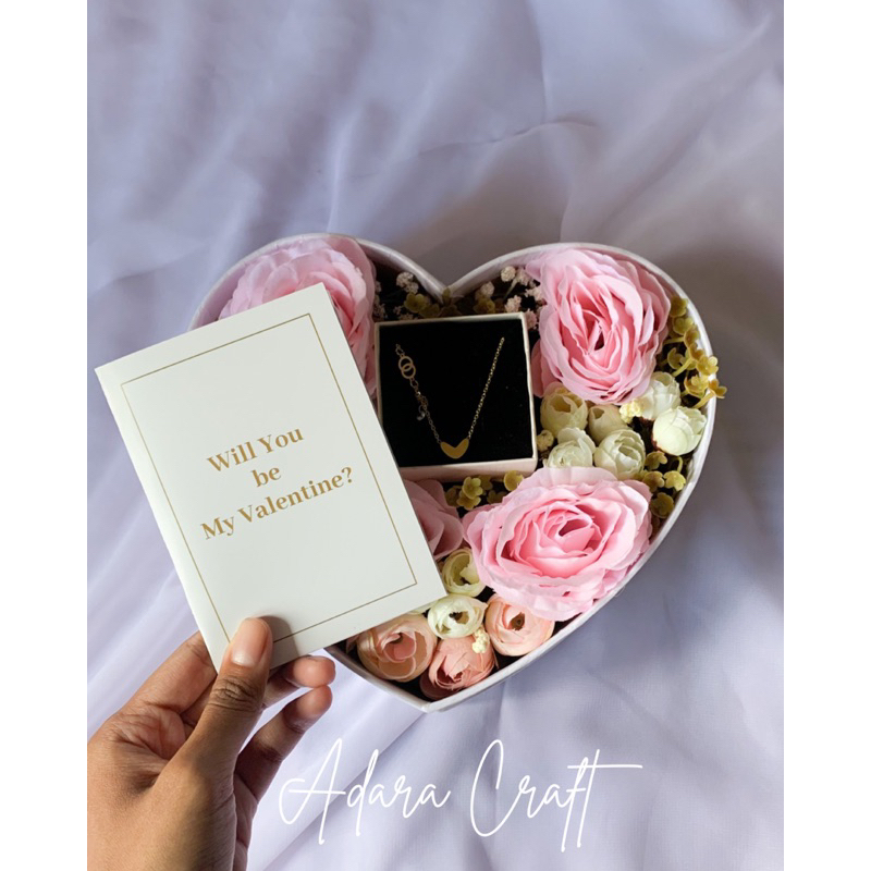 Kado Hadiah Valentine buat pacar kalung love