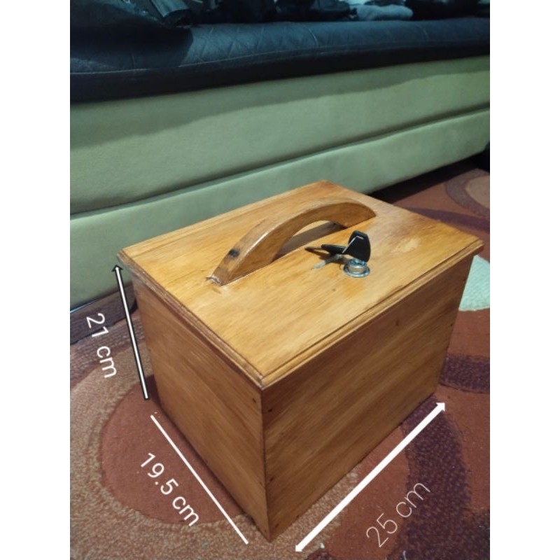 kotak amal,kotak penyimpanan uang,kotak celengan,kotak brangkas kayu