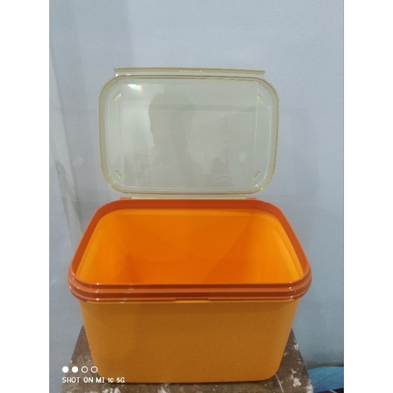 Ezy Keeper Tupperware