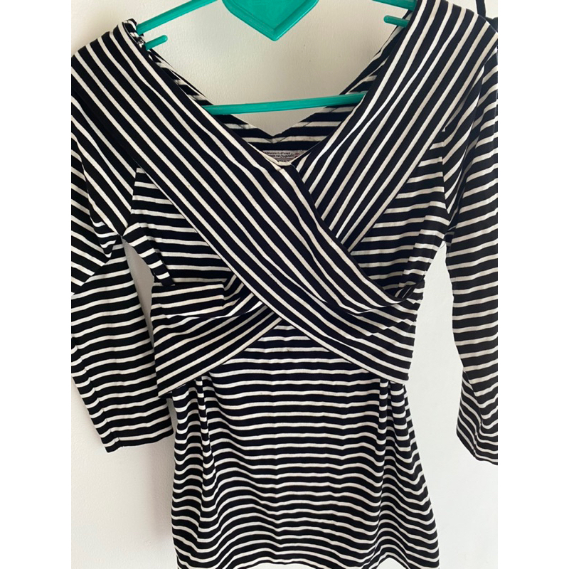 SOLD PRELOVED LOGO JEANS SABRINA TOP logo jeans