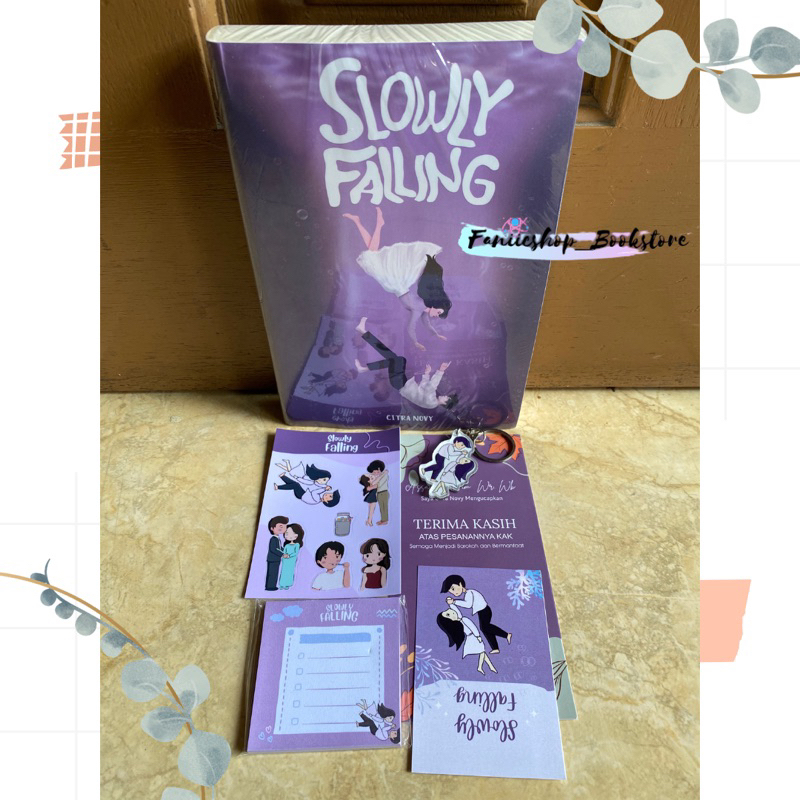 Novel Slowly Falling by Citra Novy