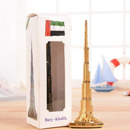 Miniatur Menara BURJ KHALIFAH DUBAI 18cm