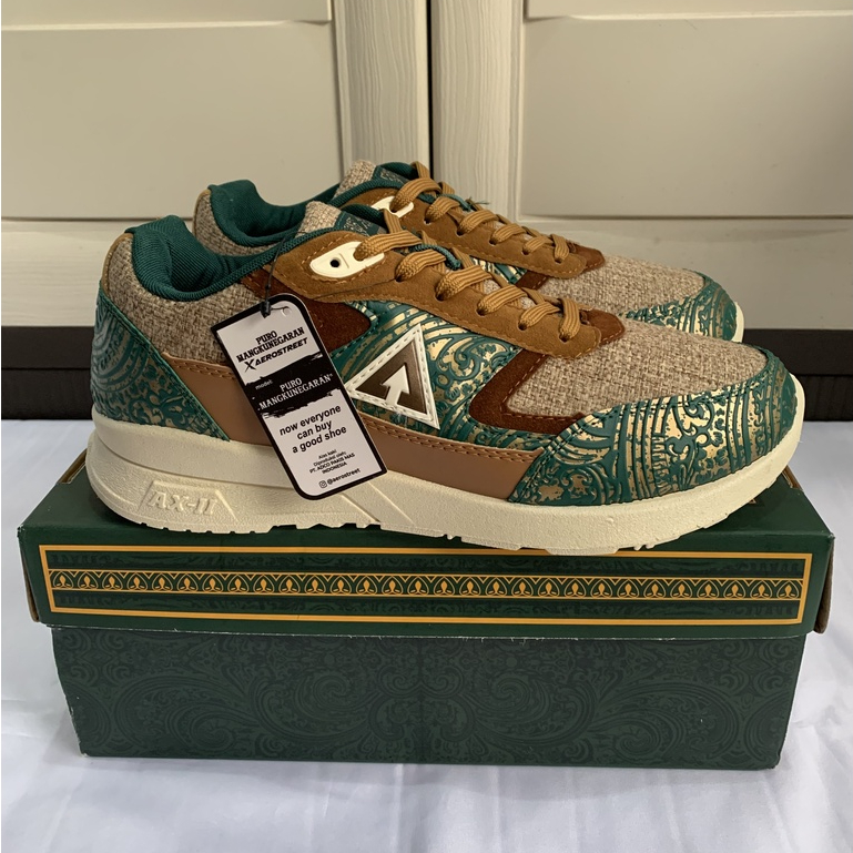 Sepatu Aerostret X Puro Mangkunegaran (42) & Massive Yellow (42)