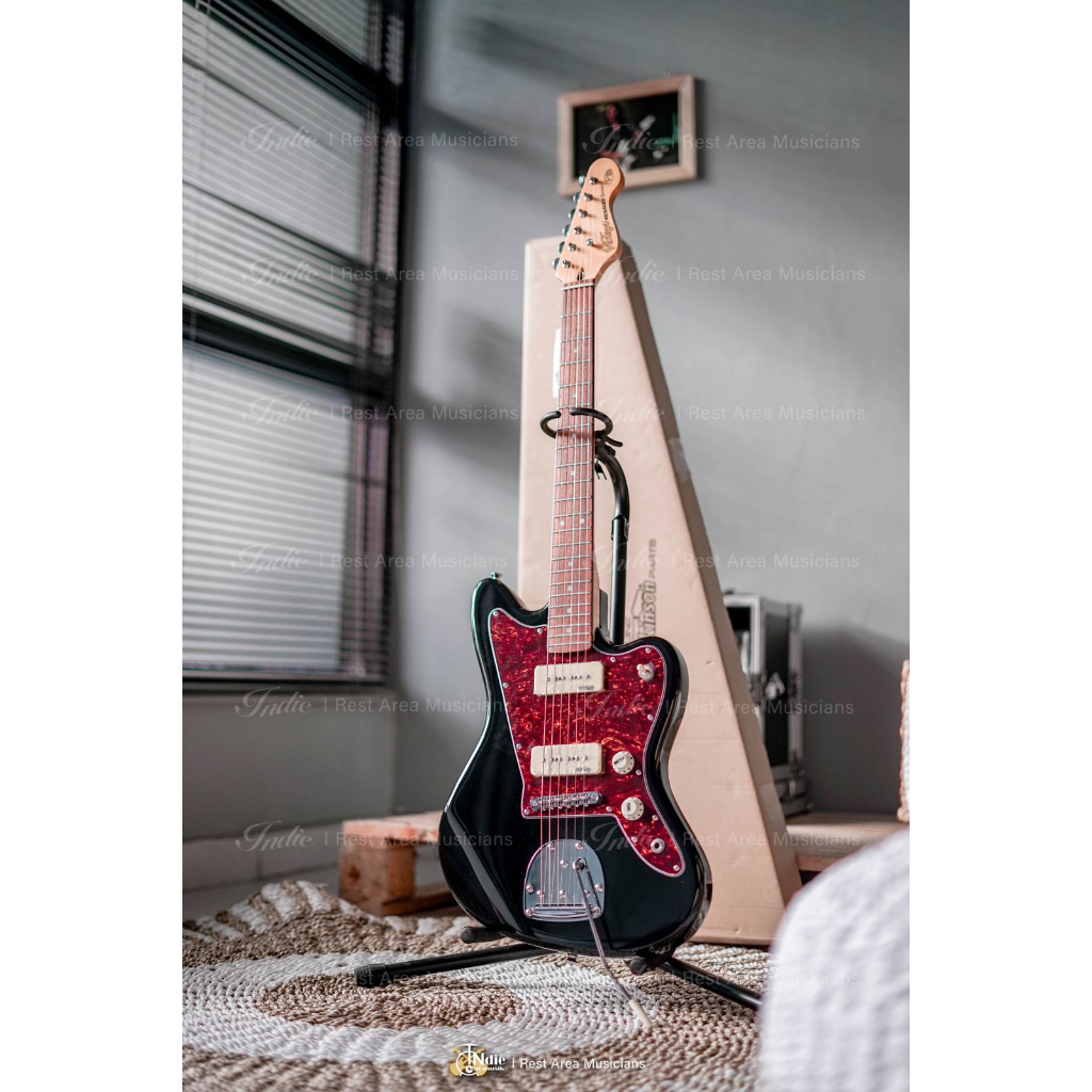 Vintage V65 ReIssued Vibrato Electric Guitar l Gloss Black l Original