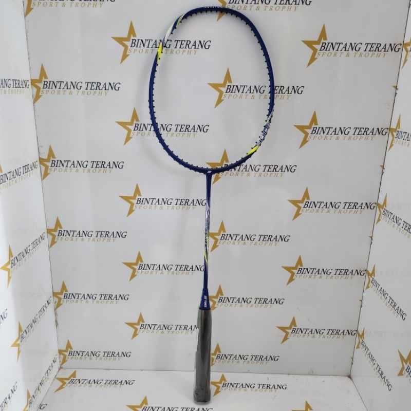 Yonex voltric lite 20i