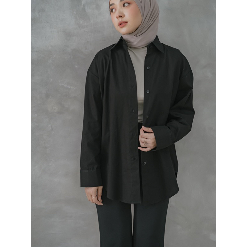 Basic Poplin Shirt by Myomira