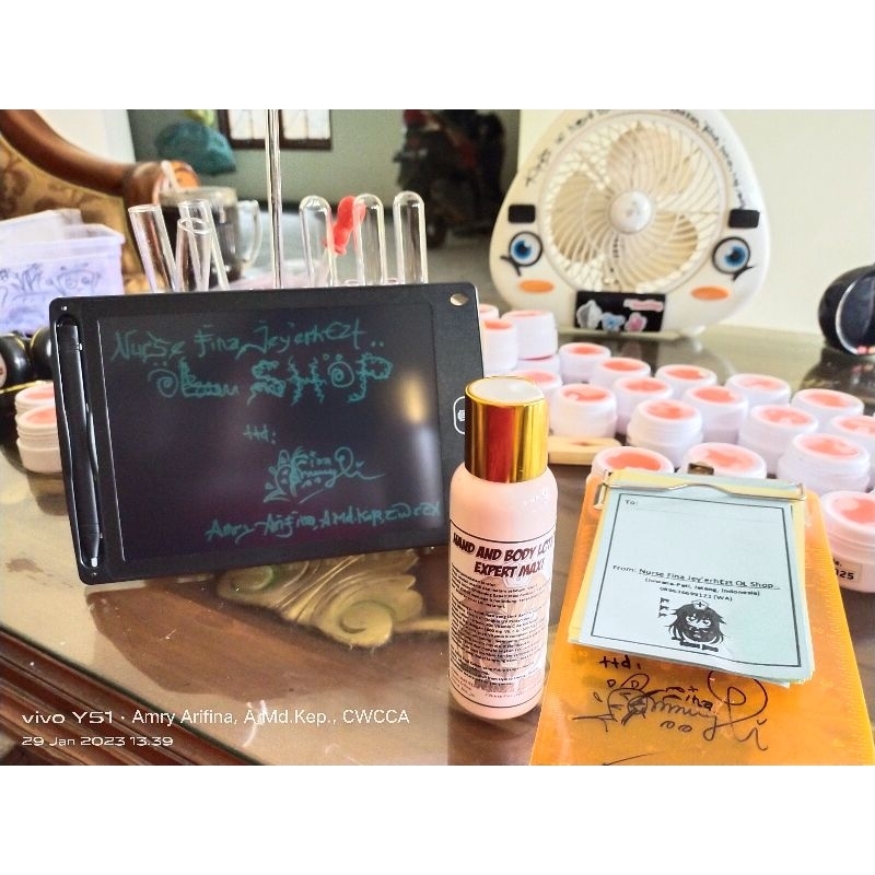 Hand and Body Lotion Expert Maxi setara dengan 3x infus whitening glowing