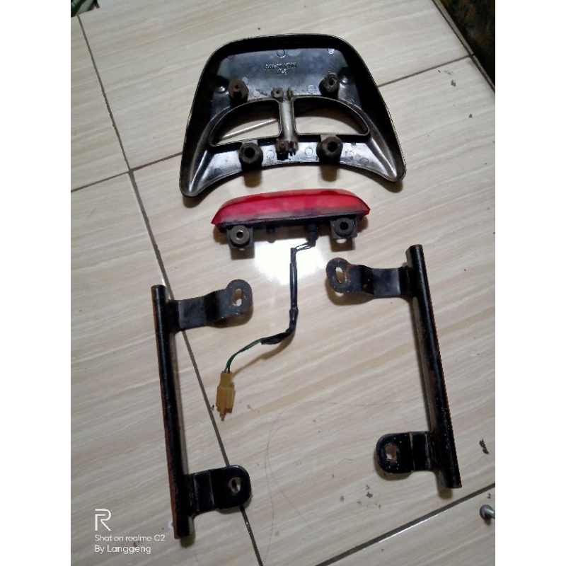 lampu begel belakang /stoplam begel pegangantangan yamaha fiz rFIS R original lepasan sepeda motor