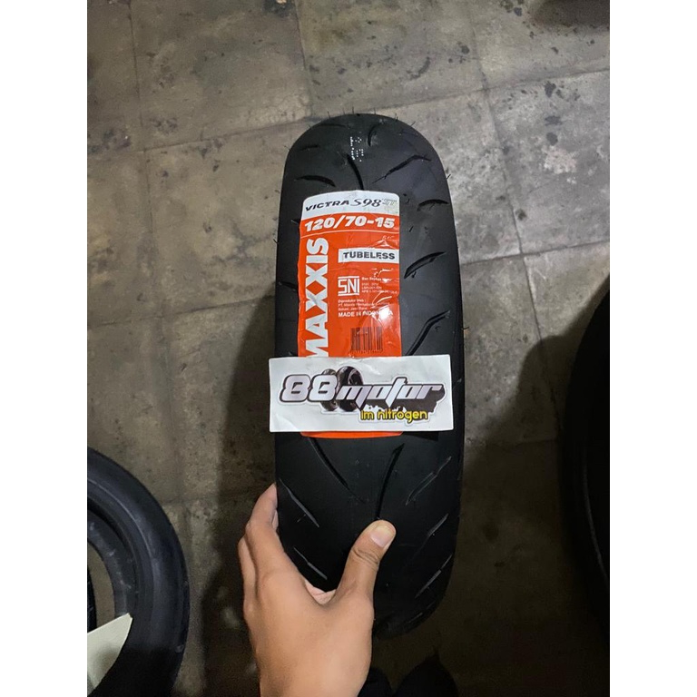 Ban Maxxis Victra 120 / 70 - 15 depan XMAX