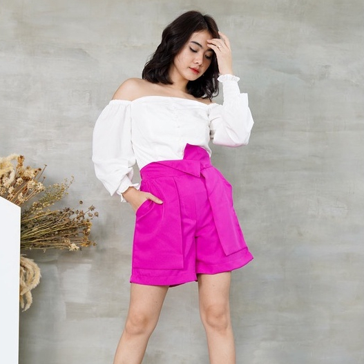 Celana Pendek Wanita Hotpants / Fuschia Short Pants Celana Pendek Wanita /Celana pendek wanita Laura